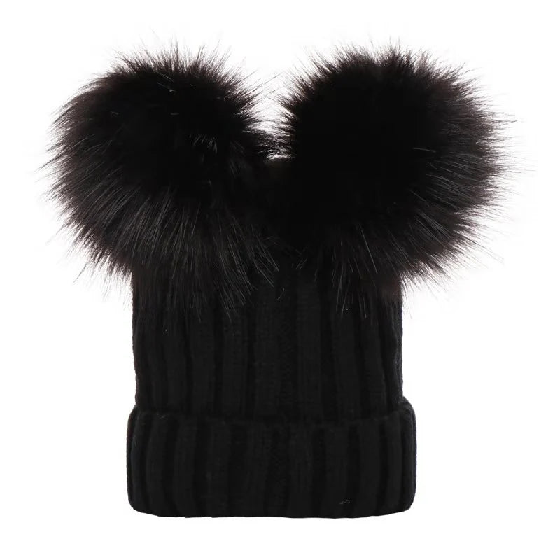 Gorros com Pom Pom – Acessórios Adoráveis para Bebês, Crianças e Adultos