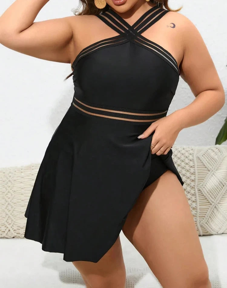 Maiô Preto Plus Size com Saia Embutida e Detalhes que Transformam