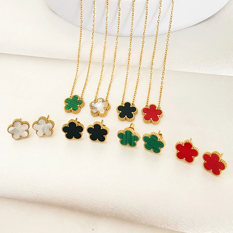 Conjunto de 3 Peças de Joias Banhadas a Ouro – Colar, Brincos e Pulseira com Design Flor de 5 Pétalas